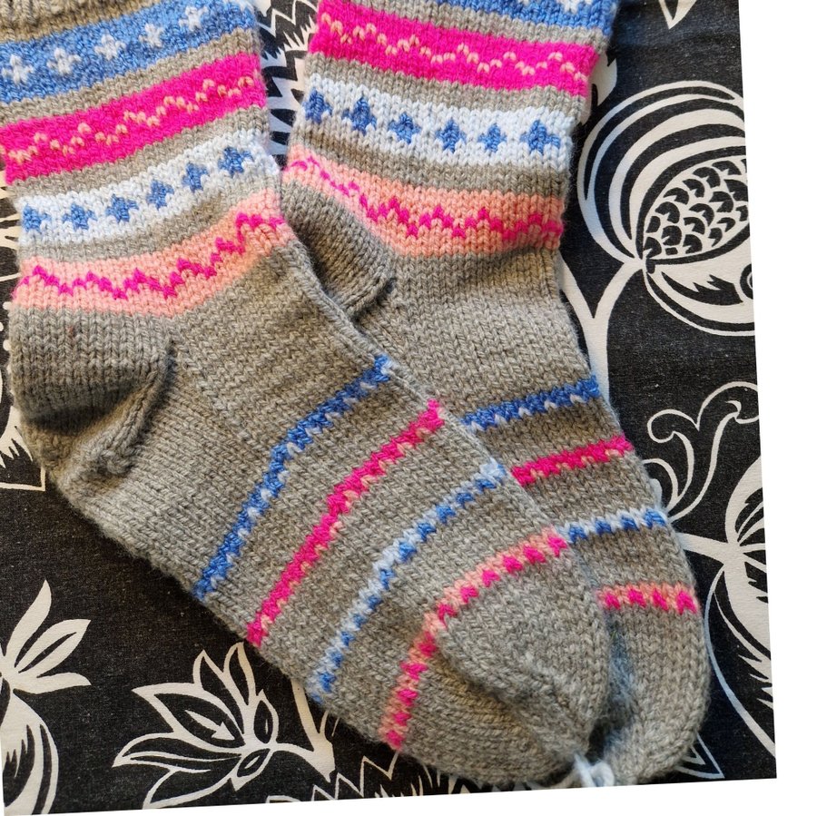 Nya hemstickade raggsockor 40/41