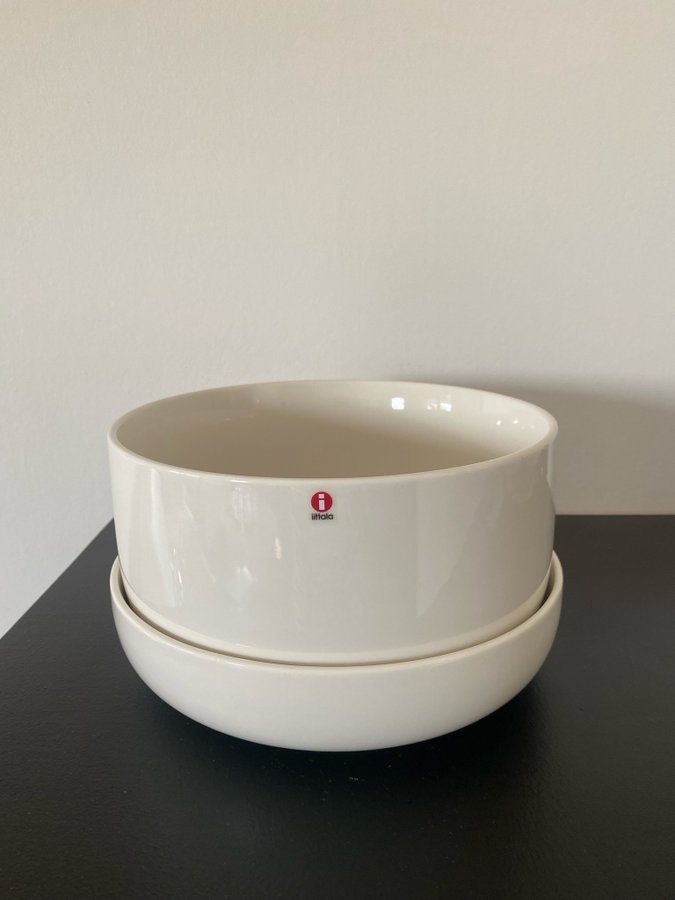 Iittala Nappula vit kruka med fat Matti Klenell 240x130 Helt ny