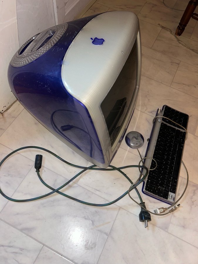 iMac G3 Blueberry