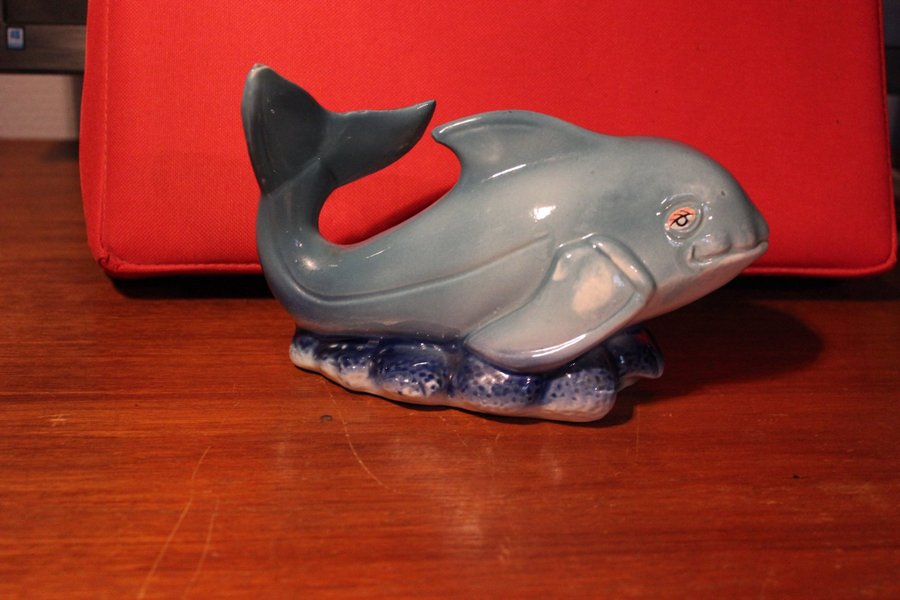 Porslinsfigur Delfin