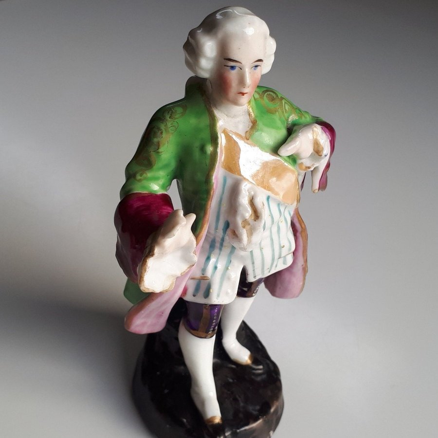 Old Handpainted Porcelain Figurine. Antik Porslinsfigur Porcelæn Porslin Figurer