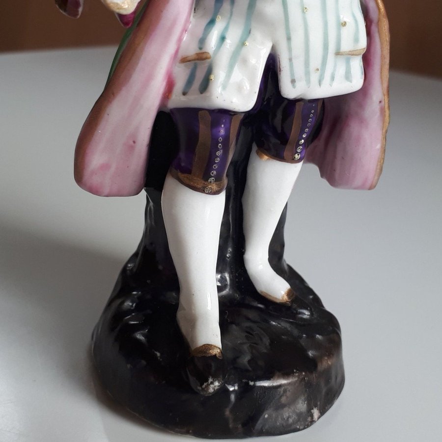 Old Handpainted Porcelain Figurine. Antik Porslinsfigur Porcelæn Porslin Figurer