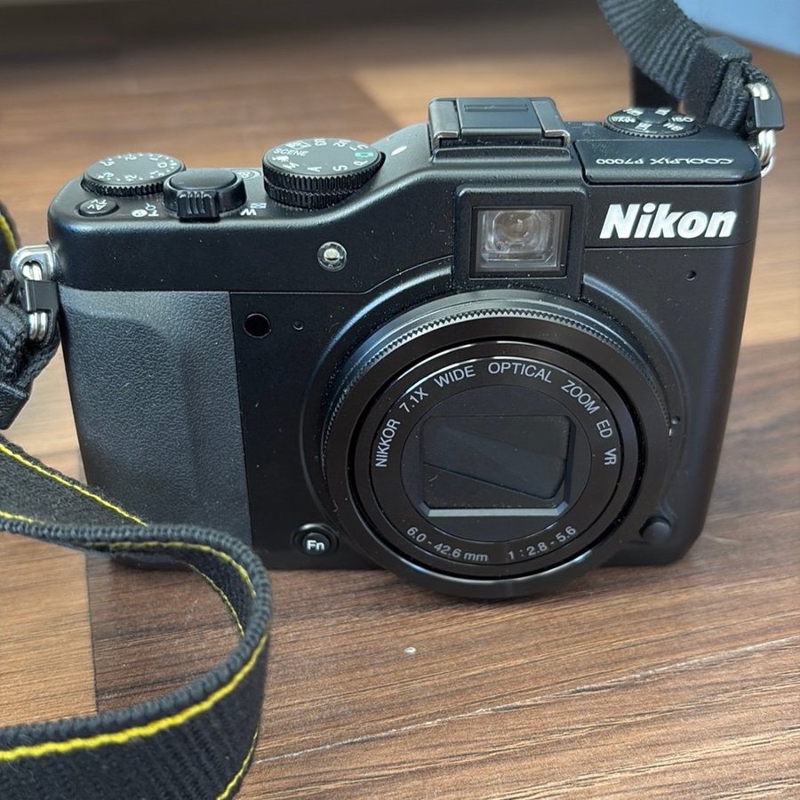 Nikon Coolpix P7000