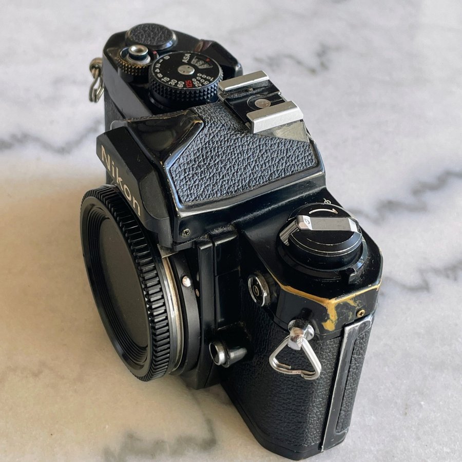 Nikon FM Professional Looks with the Ding and visible brass colorings !