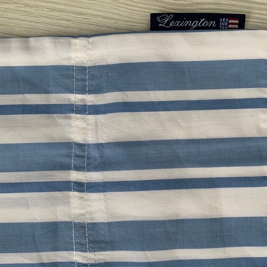 Nytt Lexington påslakan 240 x220 +2 örngott i vit/blårandig poplin