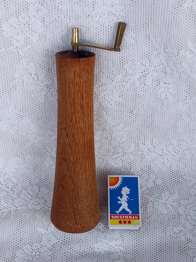 Laurids Lonborg Lönborg pepper mill 1960's teakwood VERY RARE COLLECTOR'S ITEM