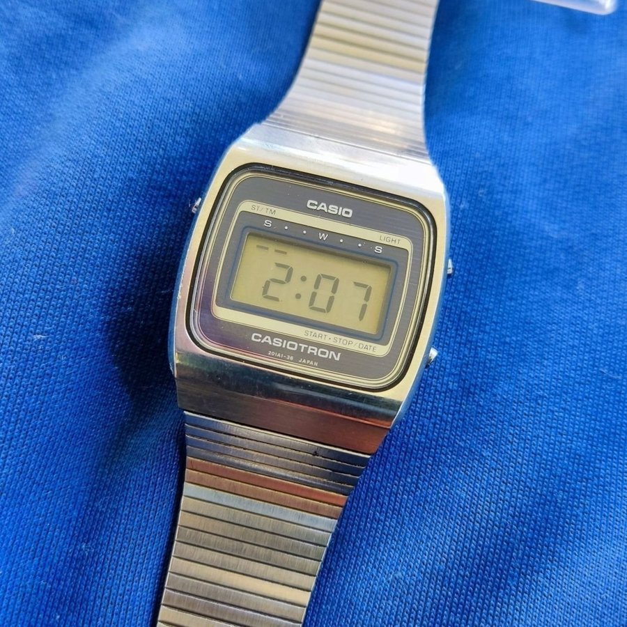 Casio casiotron 76CS utra rare 1977 from japan