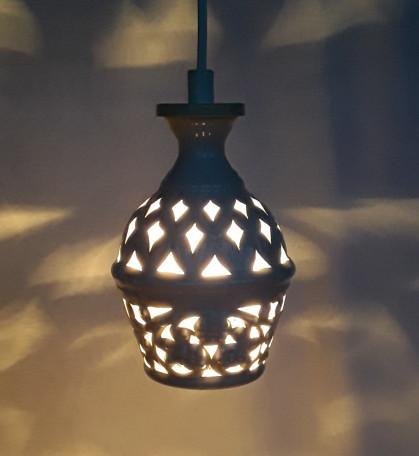 Äldre lampa / Fönsterlampa i keramik