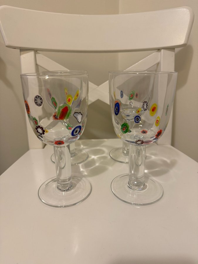 LEONARDO MILLEFIORI HAND-BLOWN 4 st VATTENGLASS VINGLASS GOBLETS.