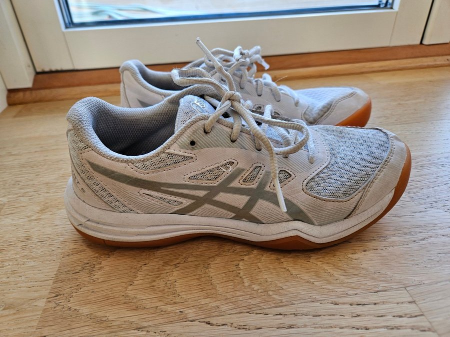 Asics inomhussko/innebandysko storlek 37