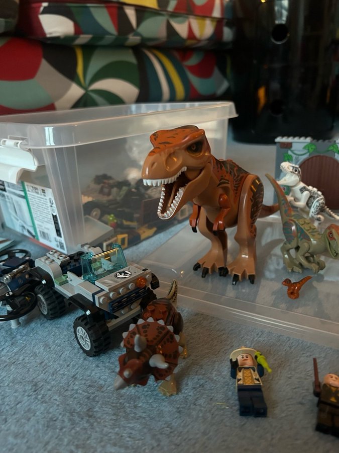 Lego Jurassic World - dinosaurier, figurer och fordon