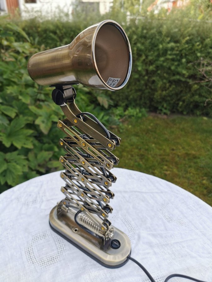 Saxlampa i metall