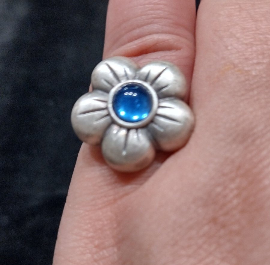 Ring vackert mönster från det prestigefyllda smyckesmärket DANON - Vintage