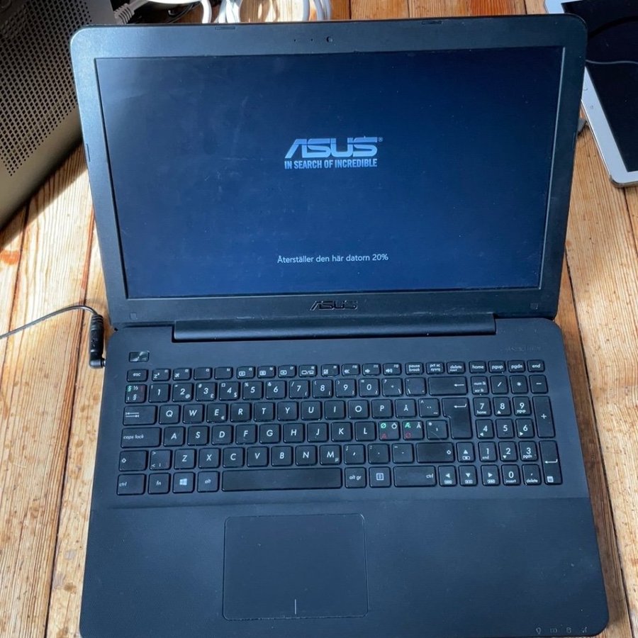 ASUS X554L Laptop