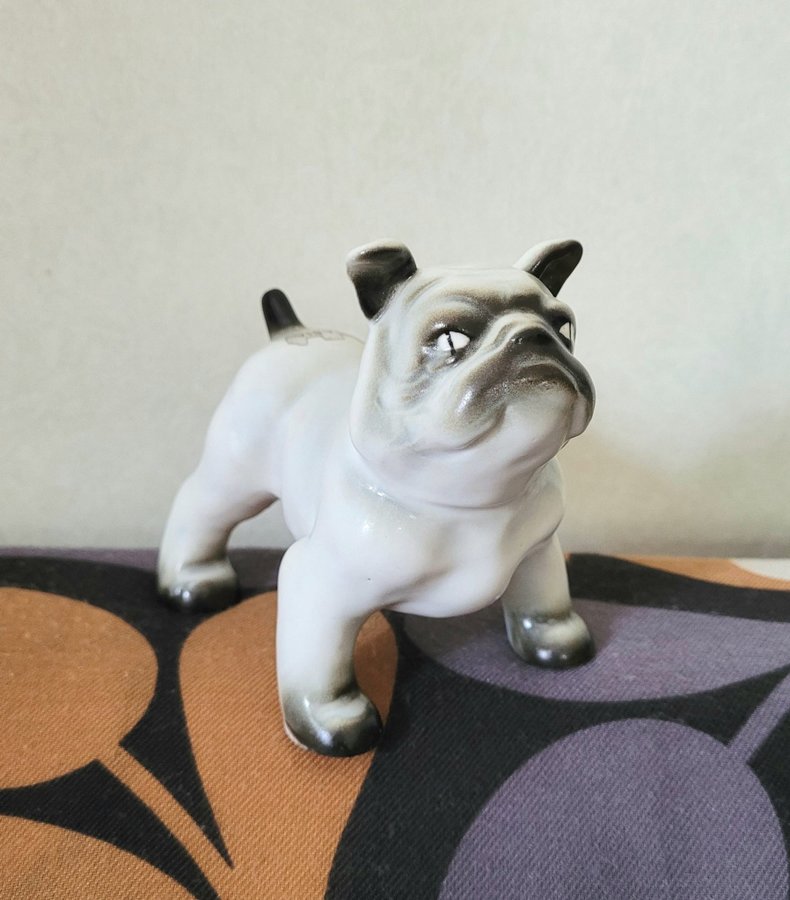 Arabia Bulldog Figurin, Lea von Mickwitz