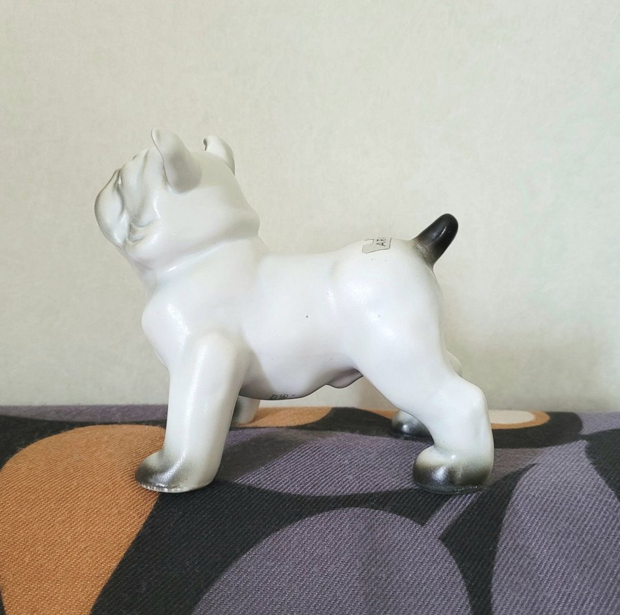 Arabia Bulldog Figurin, Lea von Mickwitz