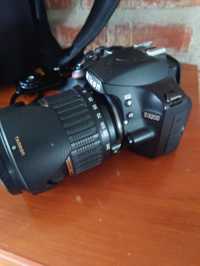 Nikon D3200 24.2 mp, 64 ram, 18-200mm Tamron objektiv og