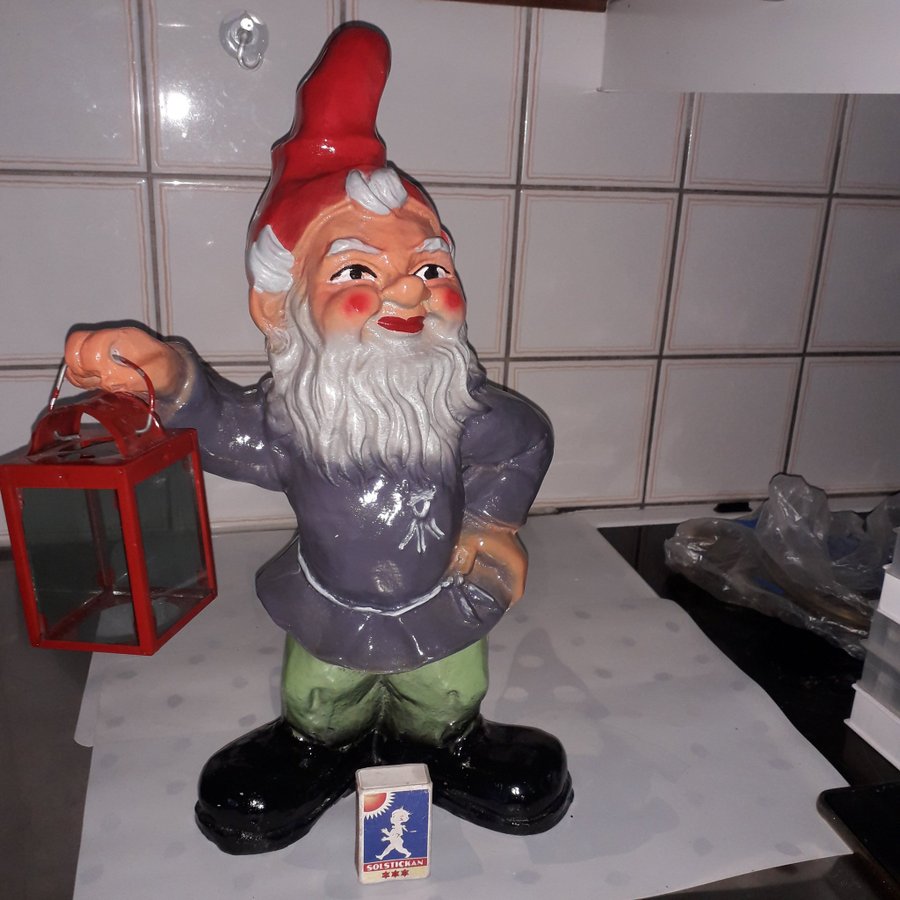 Stor TOMTE / Med lykta / 42 cm