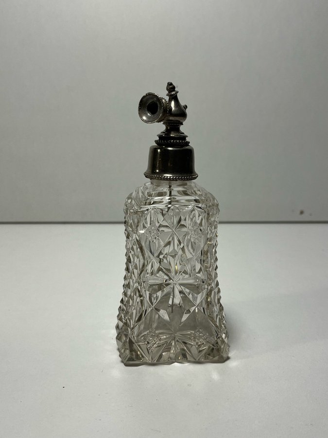 #B48 - Vintage Antik Perfume Bottle