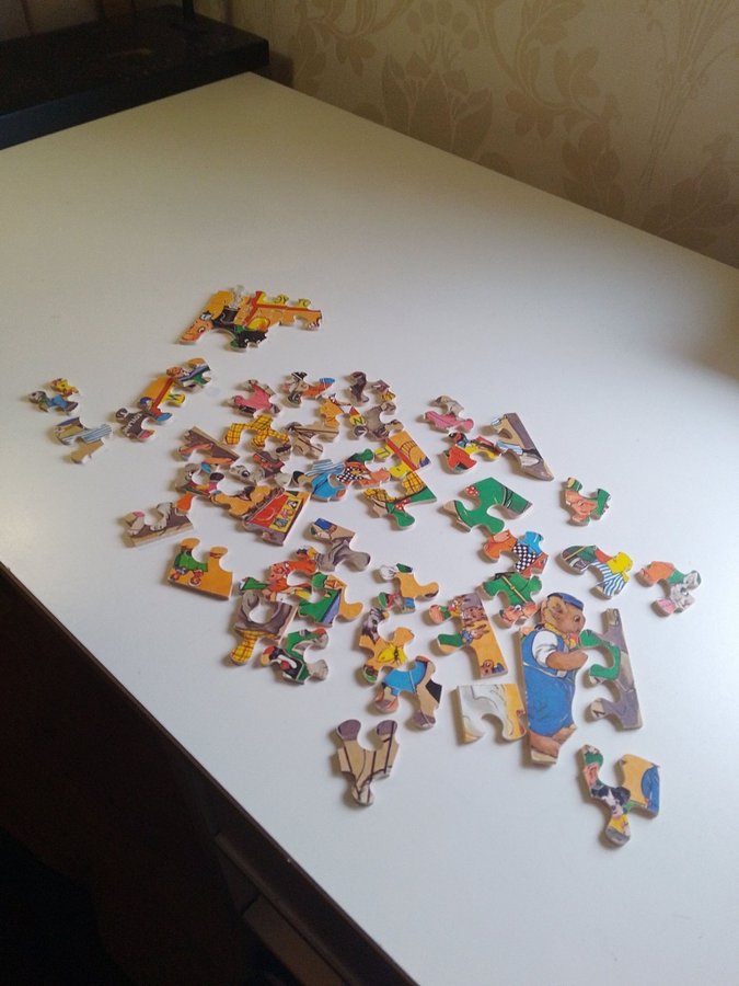 Figurpuzzle ca 50 bitar