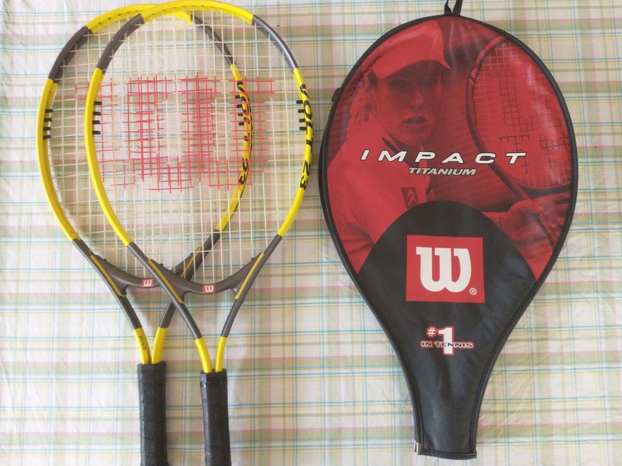 Wilson Junior Tennis Racket 2st + 1 fordral