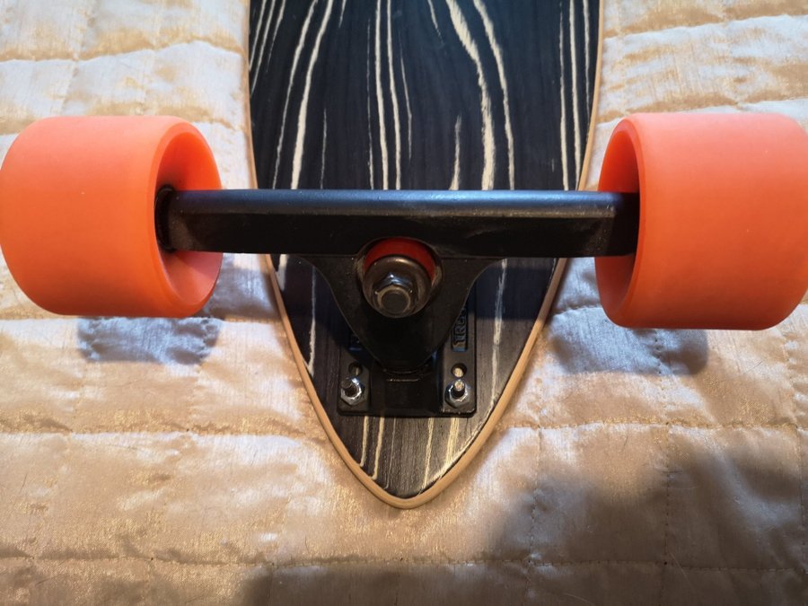 *HELT NY* Urskog Pinne longboard cruiser