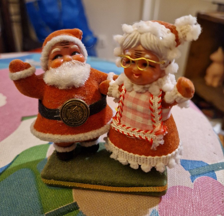 Jultomte och fru tomtefigur