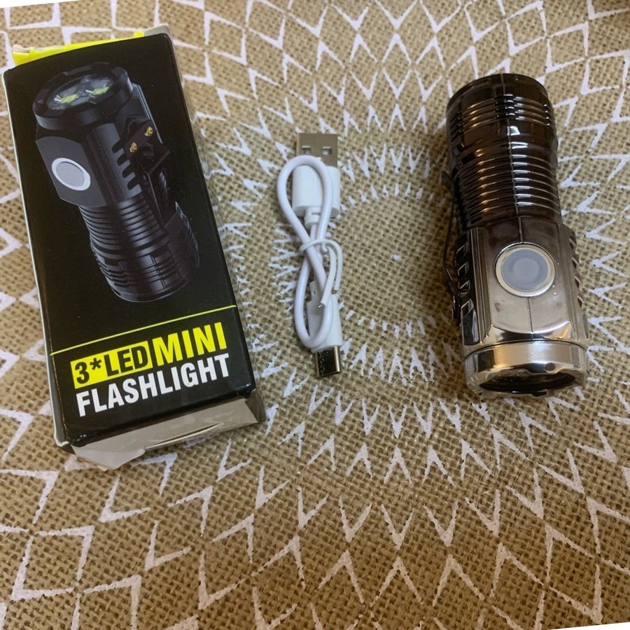 3 LED Mini Ficklampa Rechargeable