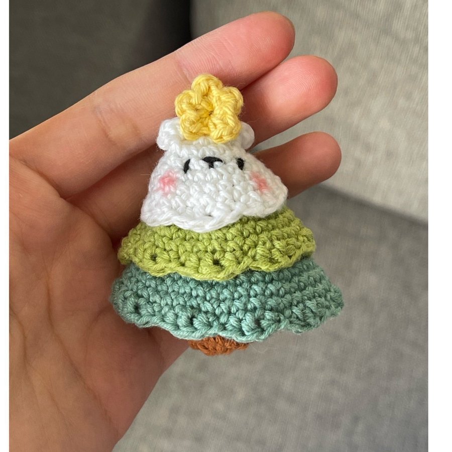 Handgjord amigurumi julgran nyckelring