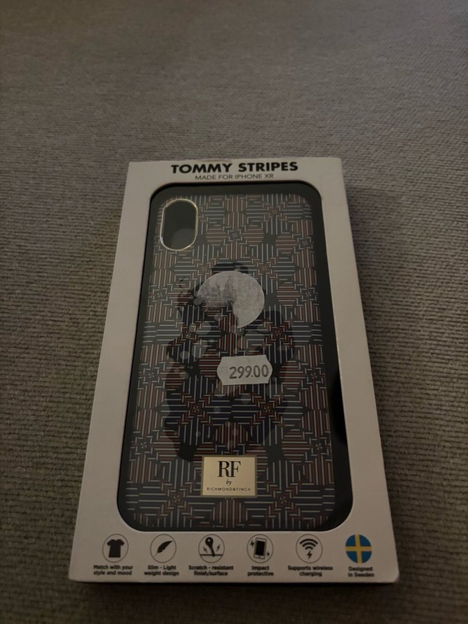 Tommy Stripes iPhone XR Skal