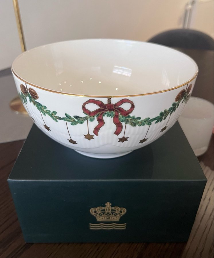 Royal Copenhagen stor skål Star Fluted Christmas 180 cl