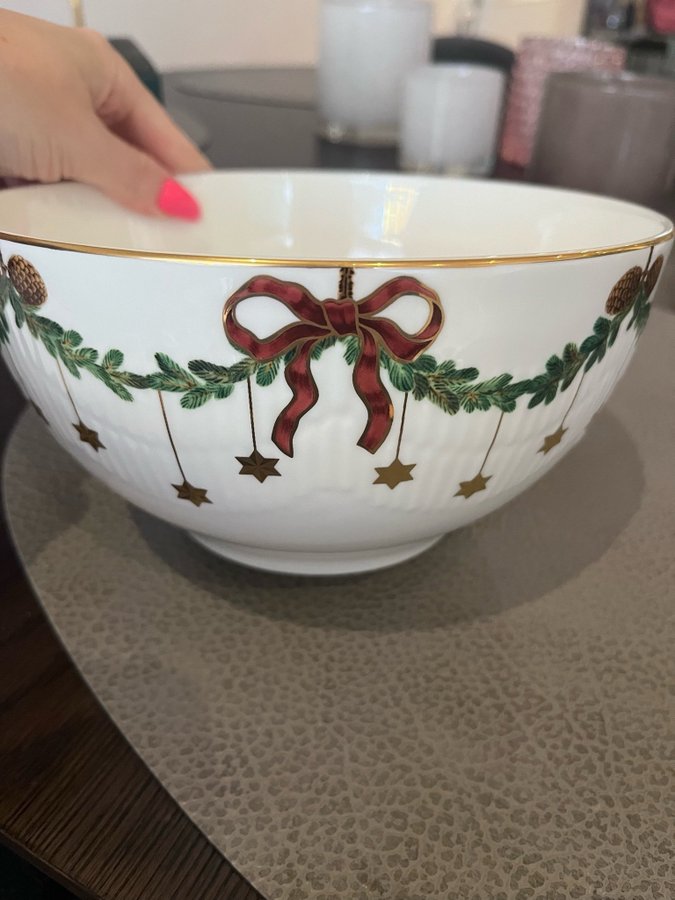 Royal Copenhagen stor skål Star Fluted Christmas 180 cl