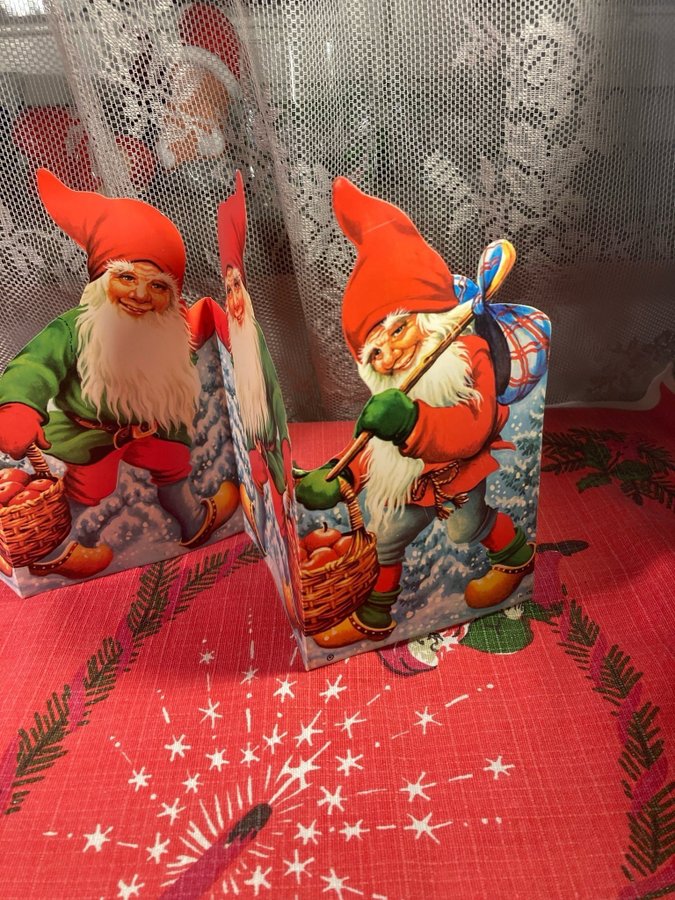 JULTOMTAR I PAPPER - TOMTEPARAD - JUL - TOMTE - TOMTAR - VINTAGE