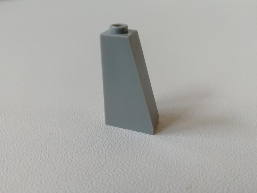 Lego - sned - slope - 2x1x3 75 - part 4460 - ljusgrå (bluish)