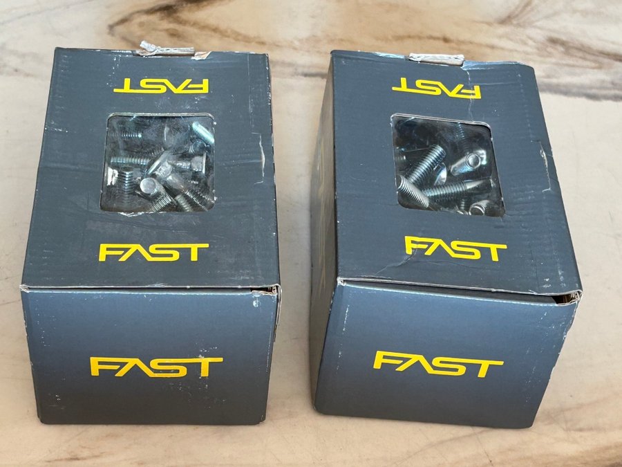 Vagnsbult (id00204-05) FAST M8x40 mm 2 paket EAN 7319972770358 Totalt 4,3kg