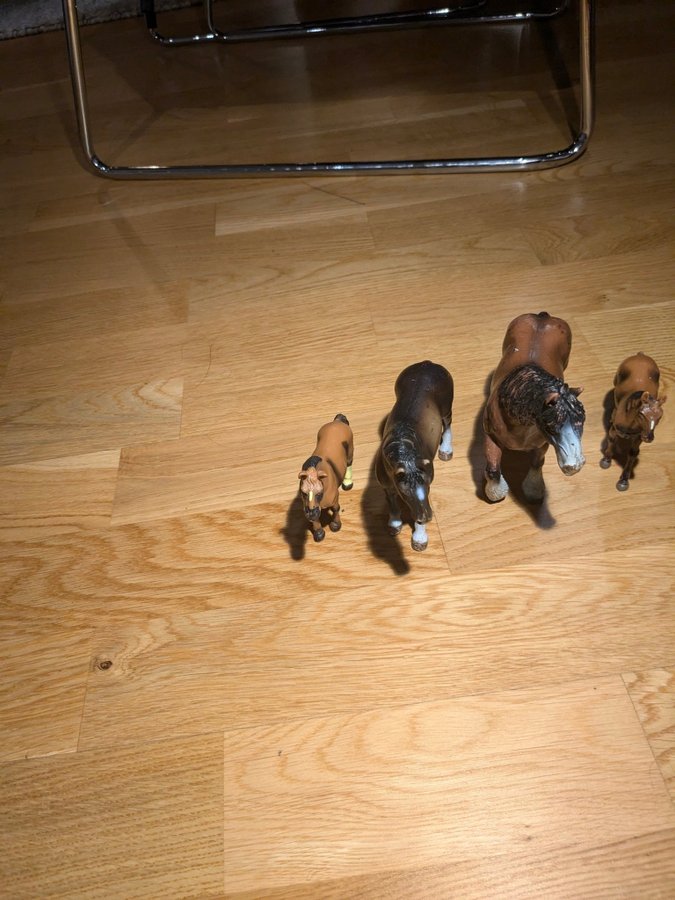 Schleich Hästtransport med hästar och tillbehör