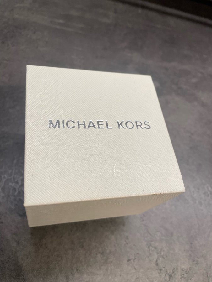 Michael Kors Damklocka med Kristaller