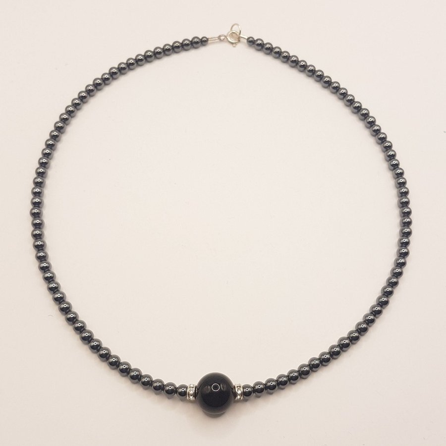 Hematitcollier med svart onyx