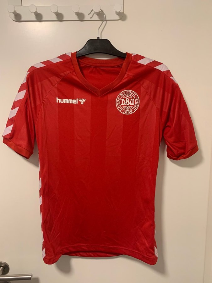 Hummel Danmark röd tröja storlek S