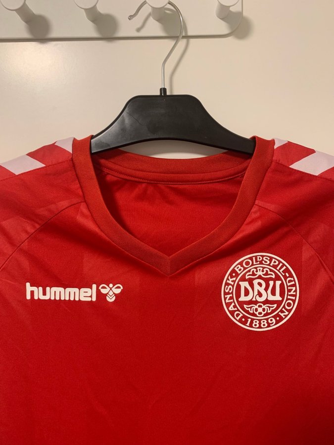 Hummel Danmark röd tröja storlek S