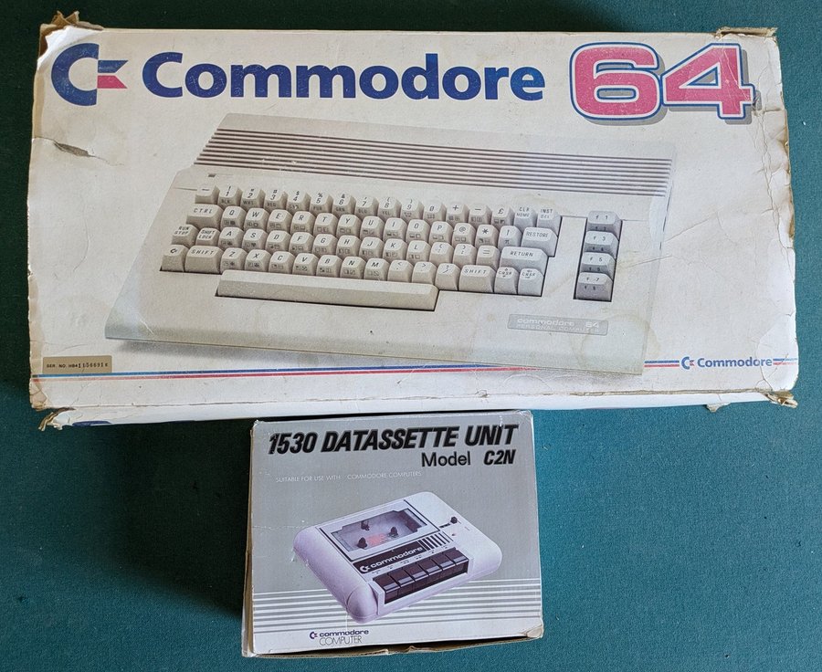 Commodore 64 med bandstation Inkl strömadapter och antennkabel