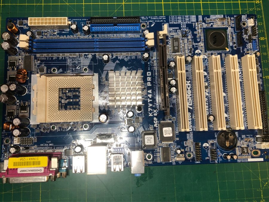 ASRock K7VT4A Pro Motherboard Socket 462 AMD