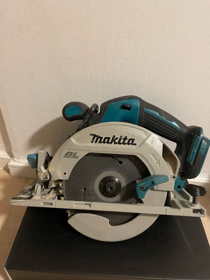 Makita Cirkelsåg DHS680