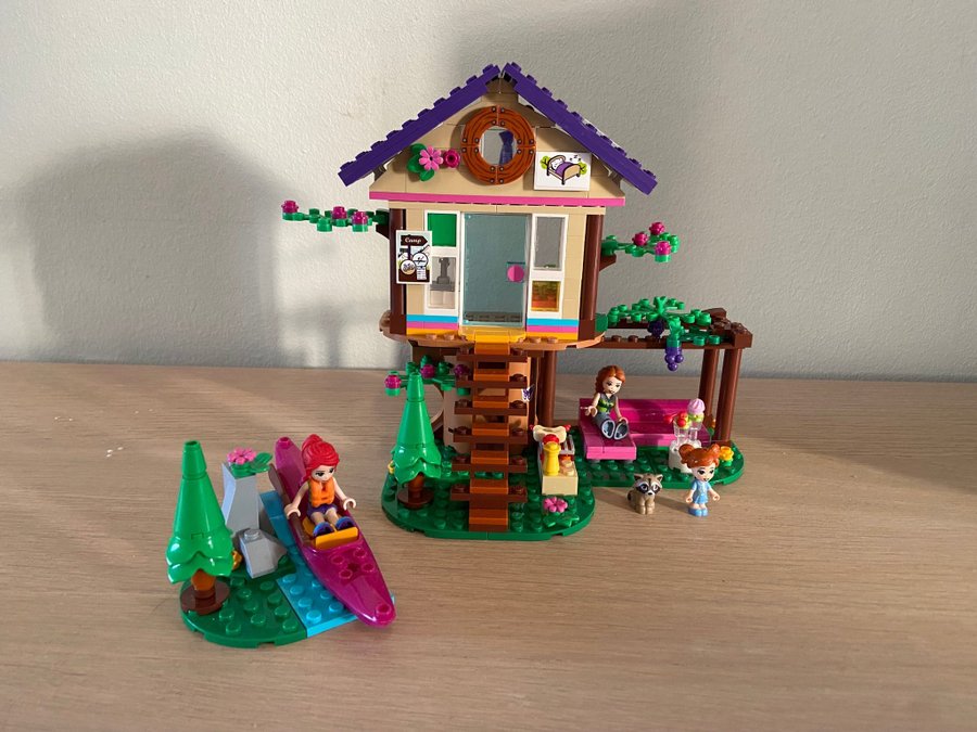 LEGO Friends 41679 - Hus i skogen