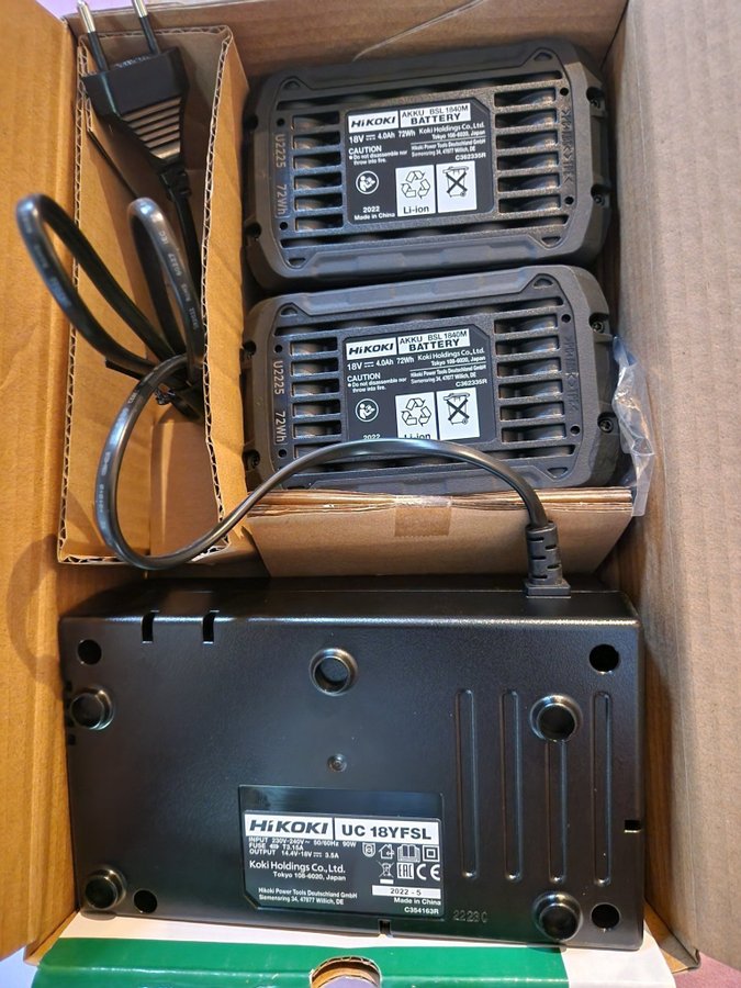 2 st Hikoki 18V 4.0Ah Batterier med Laddare