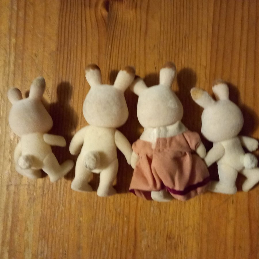 4 st sylvanian families figurer