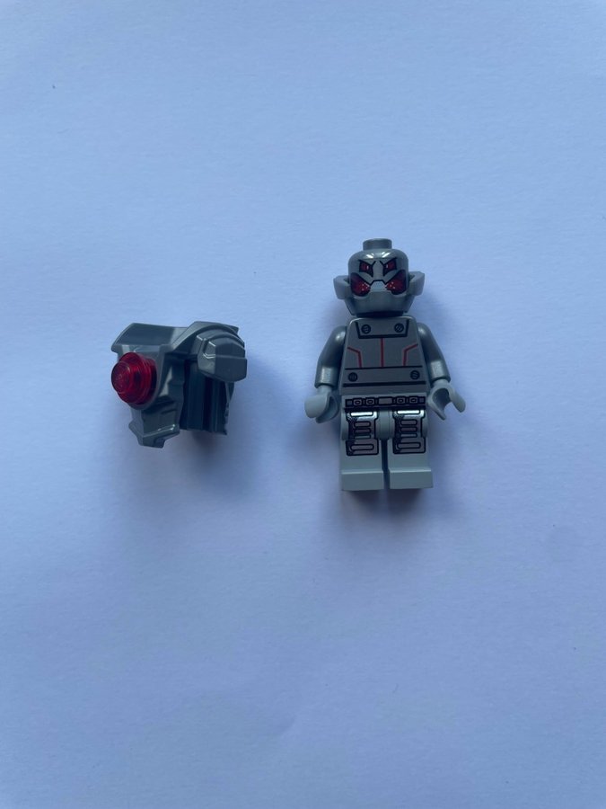 LEGO Marvel Ultron Minifigur