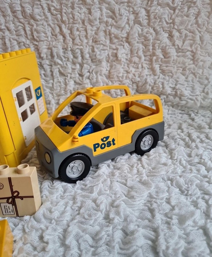 Lego Duplo Postkontor med bil och brevbärare