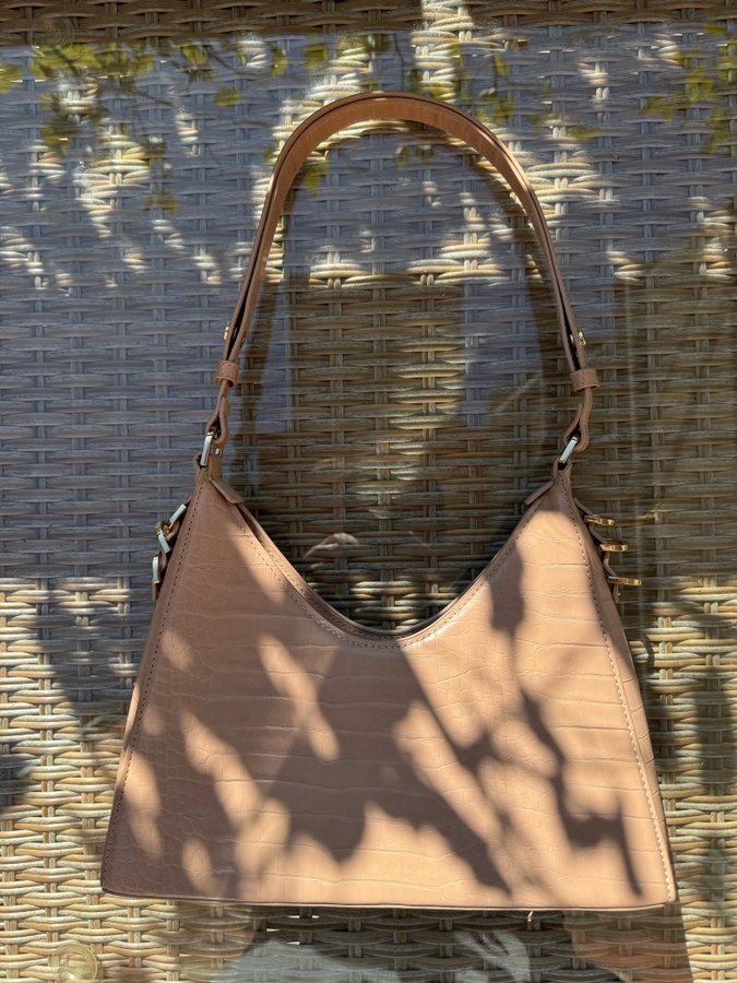 Ideal of Sweden beige pink bag almost unused