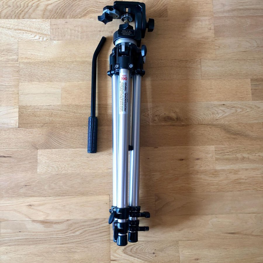 Manfrotto 190 Stativ med Manfrotto 128 Videohuvud – Mycket Gott Skick!